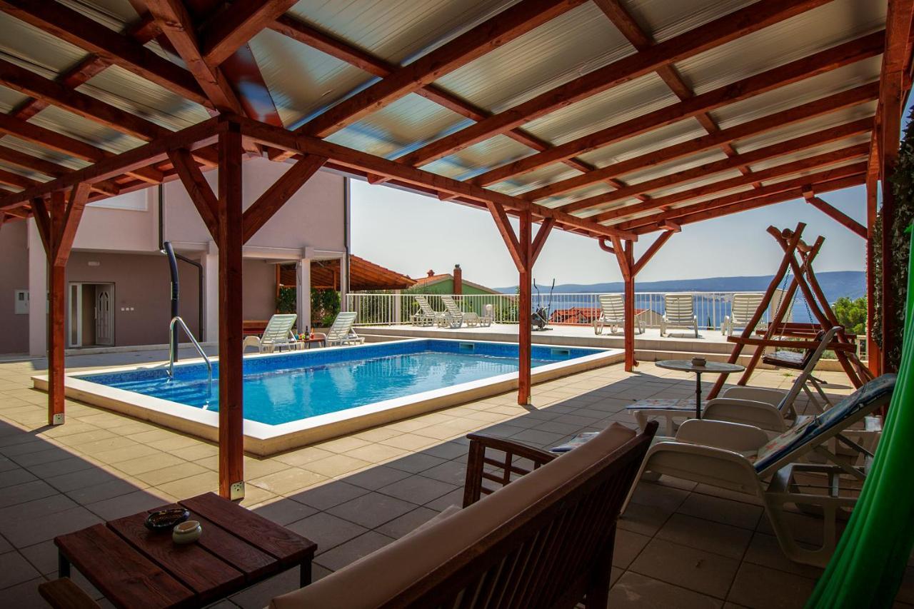 Villa Ljetni San Omis Ngoại thất bức ảnh
