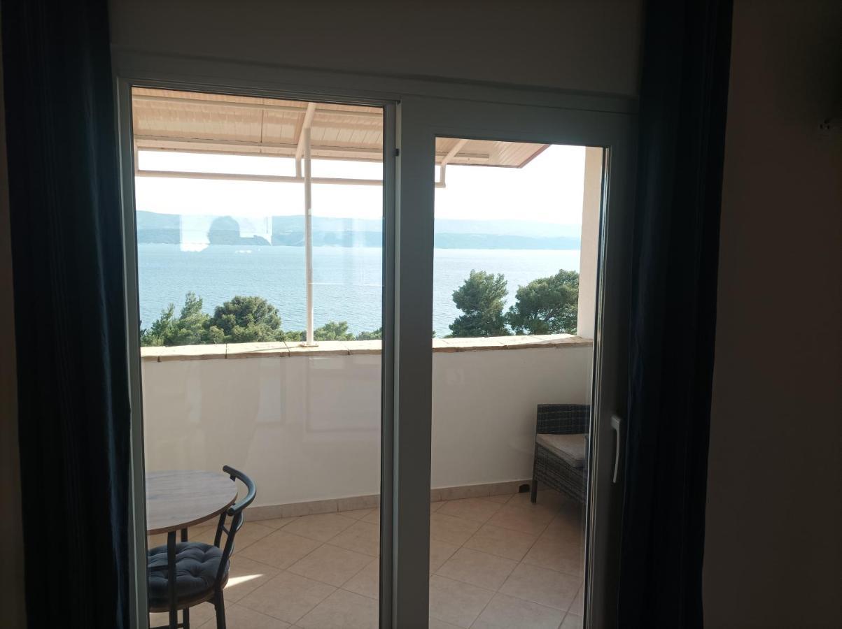 Villa Ljetni San Omis Ngoại thất bức ảnh