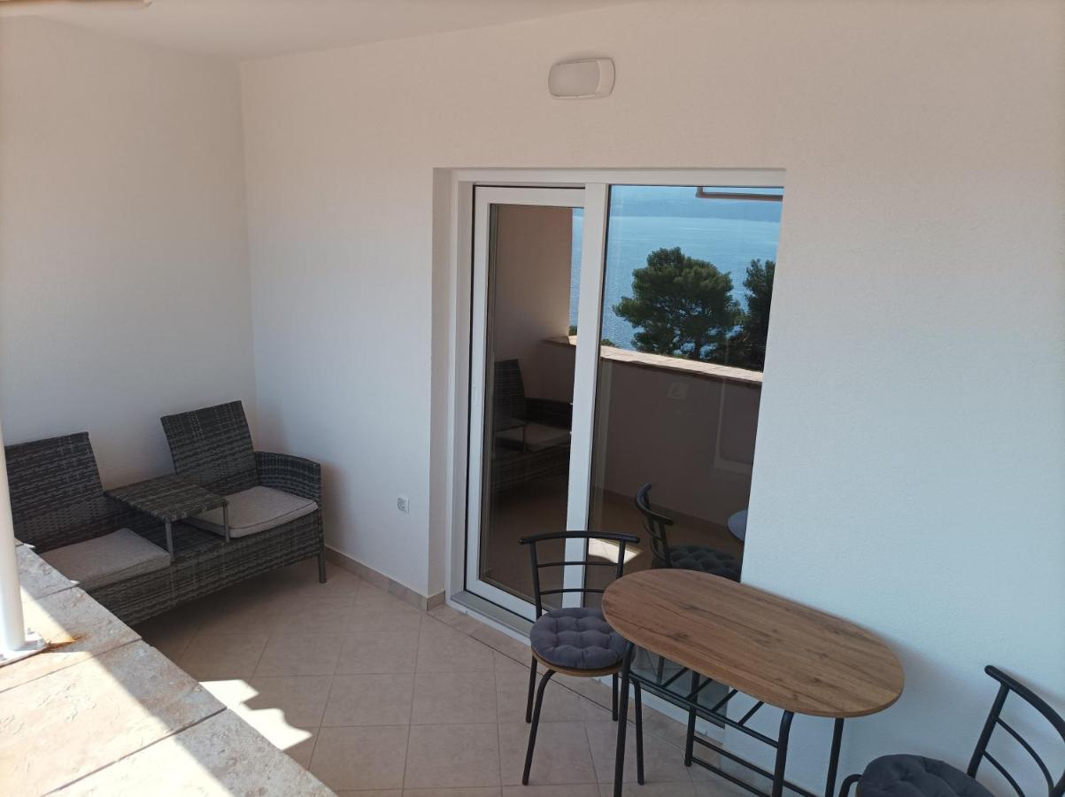 Villa Ljetni San Omis Ngoại thất bức ảnh