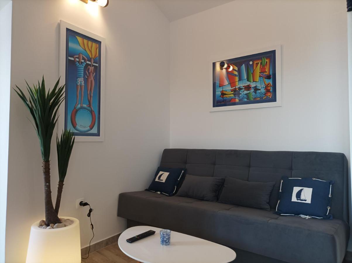 Villa Ljetni San Omis Ngoại thất bức ảnh