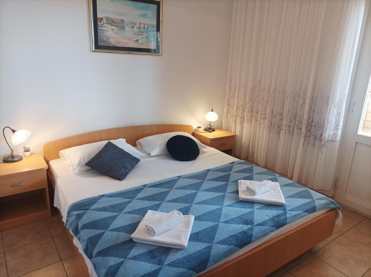 Villa Ljetni San Omis Ngoại thất bức ảnh