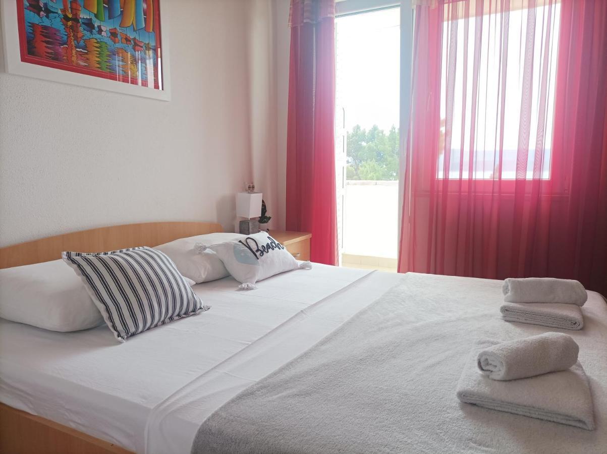 Villa Ljetni San Omis Ngoại thất bức ảnh