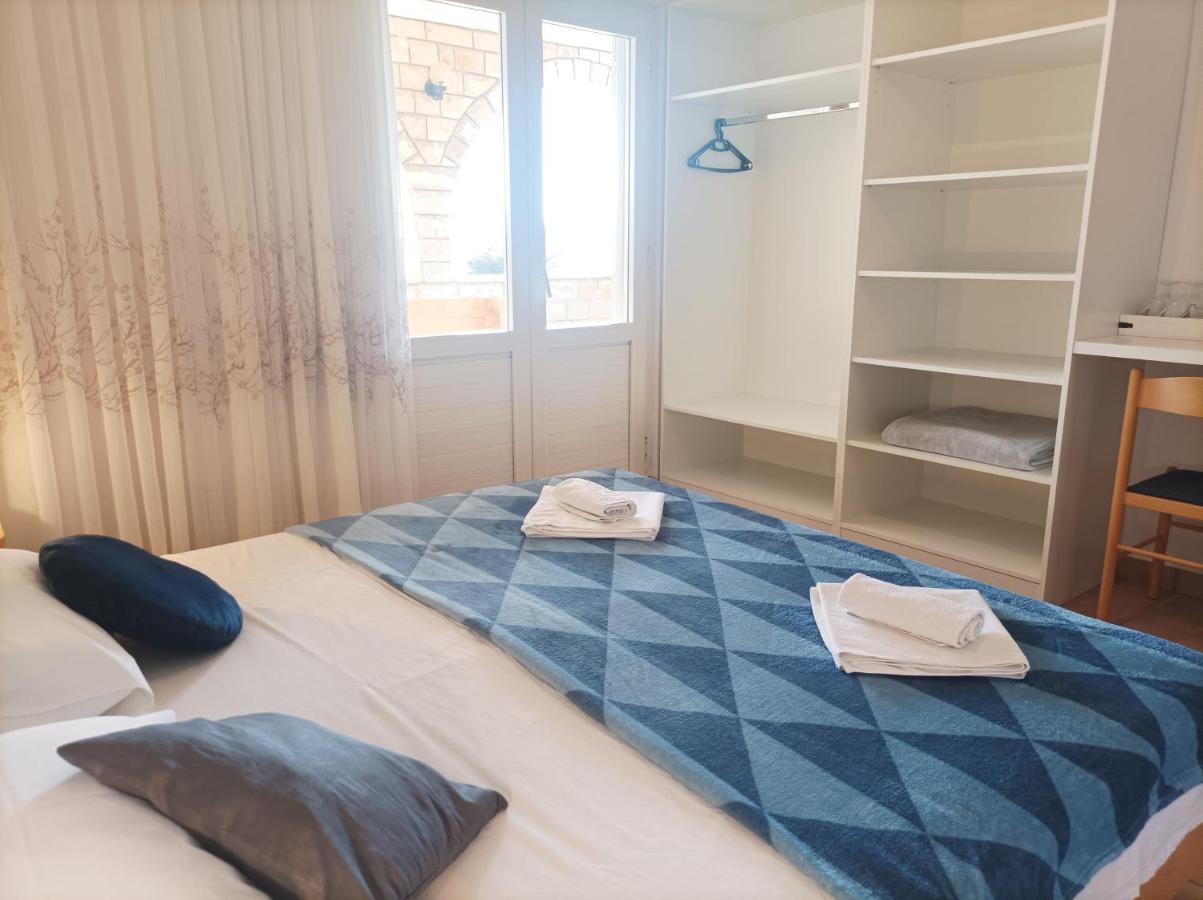 Villa Ljetni San Omis Ngoại thất bức ảnh