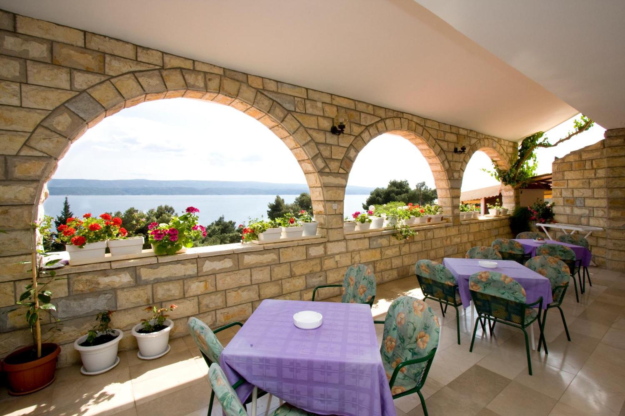 Villa Ljetni San Omis Ngoại thất bức ảnh