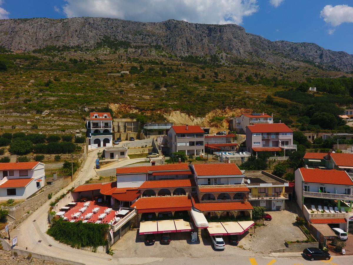 Villa Ljetni San Omis Ngoại thất bức ảnh