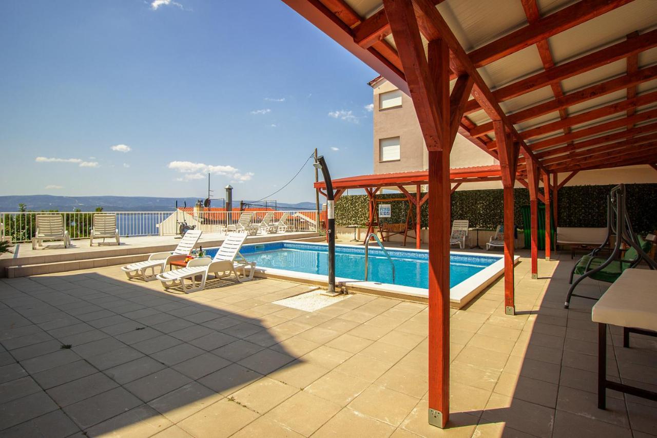 Villa Ljetni San Omis Ngoại thất bức ảnh